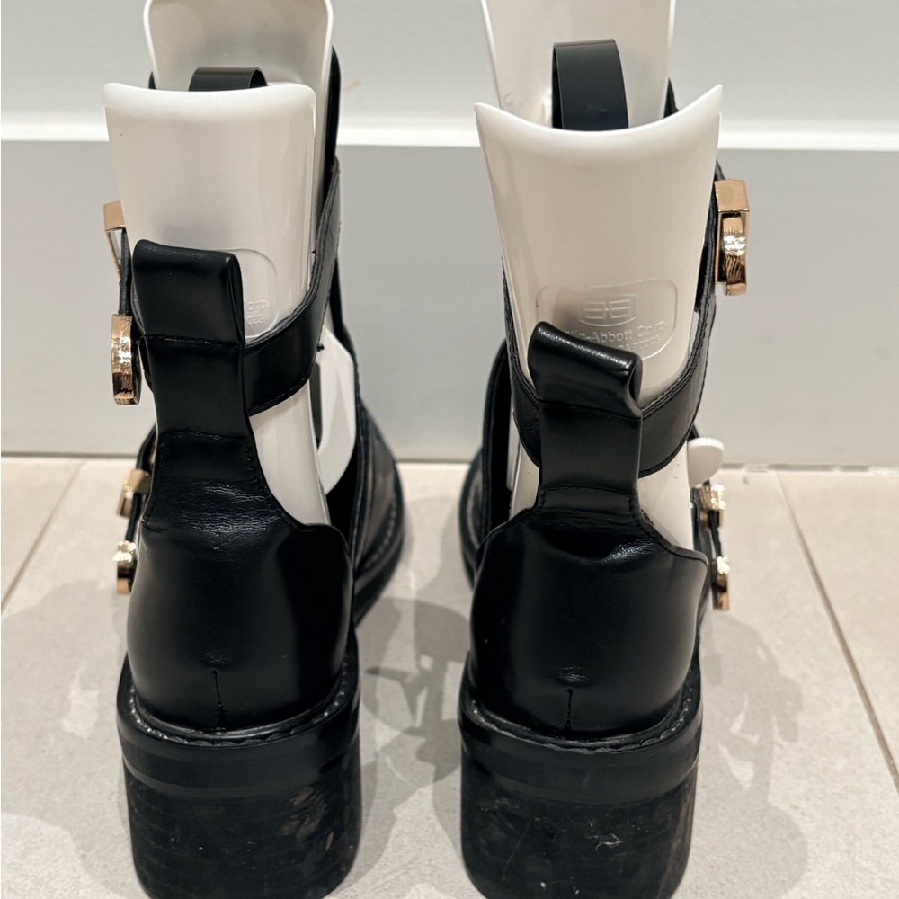 Stylish Black Buckle Ankle Boots - Picture 6 of 8